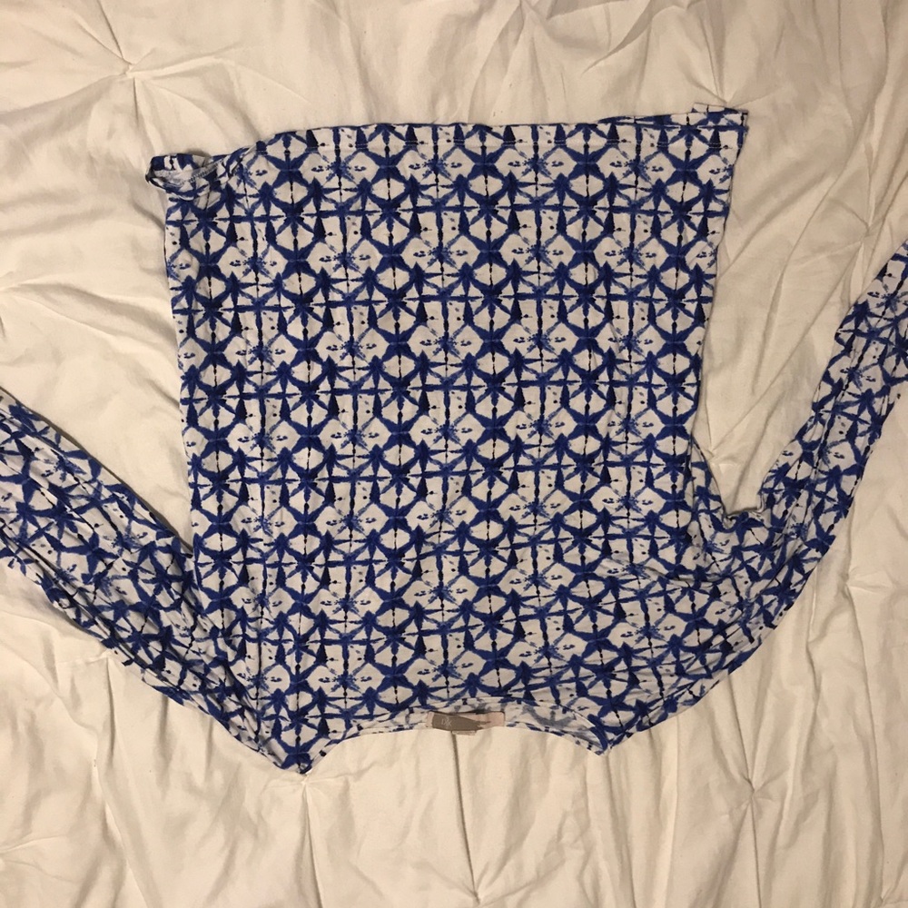 Long sleeve patterned shirt